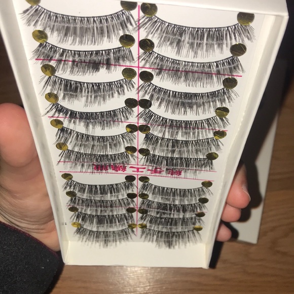 Fake Lashes - Picture 2 of 2